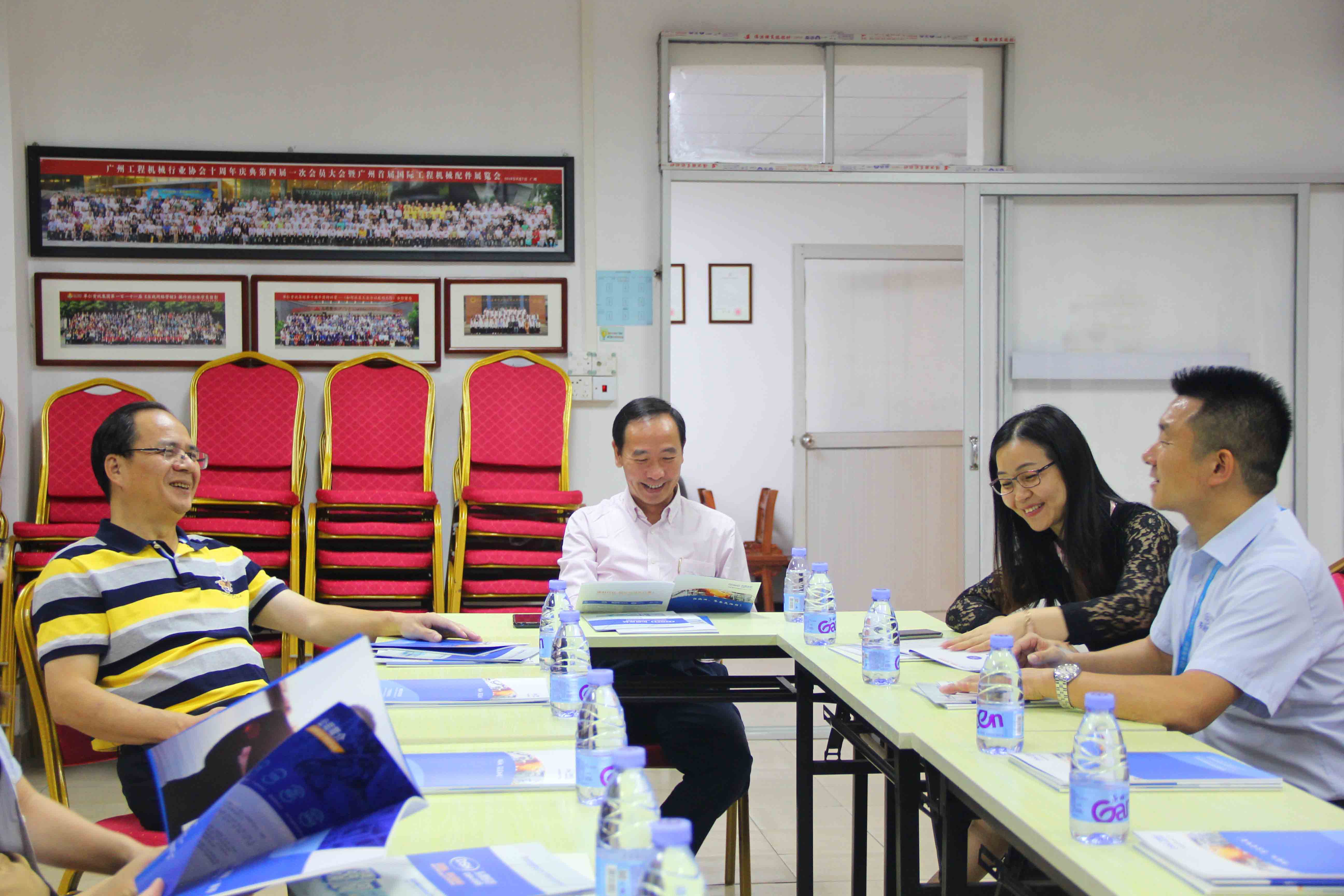 石碣鎮(zhèn)領導了解東晟密封發(fā)展歷程