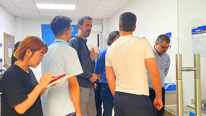 伊朗客戶代表團(tuán)一行人來訪東晟密封件5