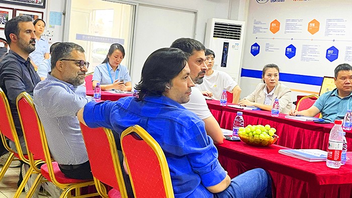 伊朗客戶代表團(tuán)一行人來訪東晟密封件5